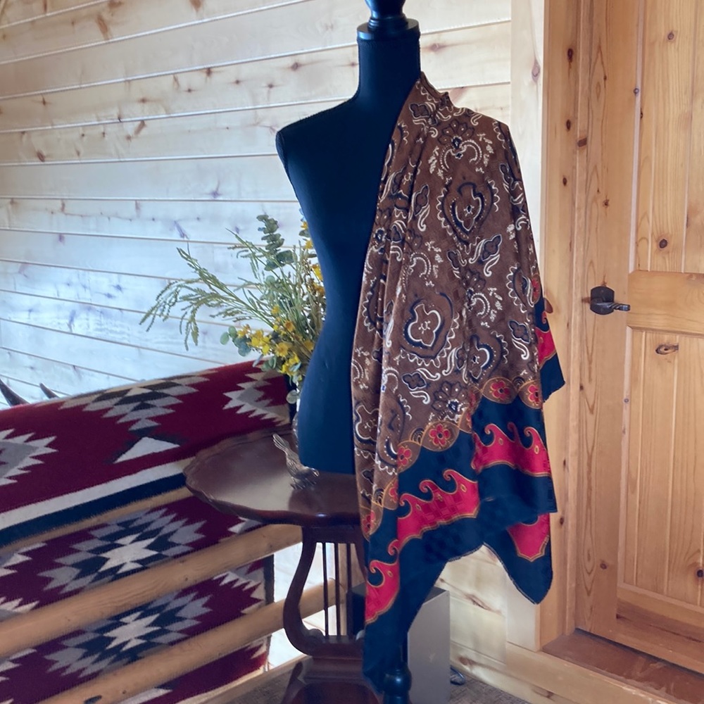 Gorgeous oversized wrap/scarf